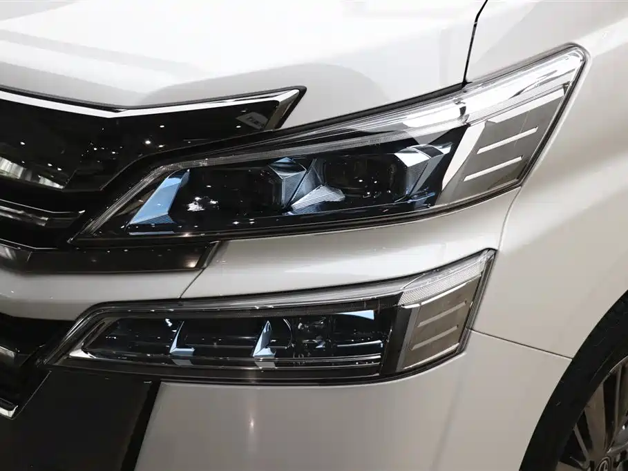 Toyota Vellfire 2020 Twin Engine 2.5L HV Premium Edition фото 31