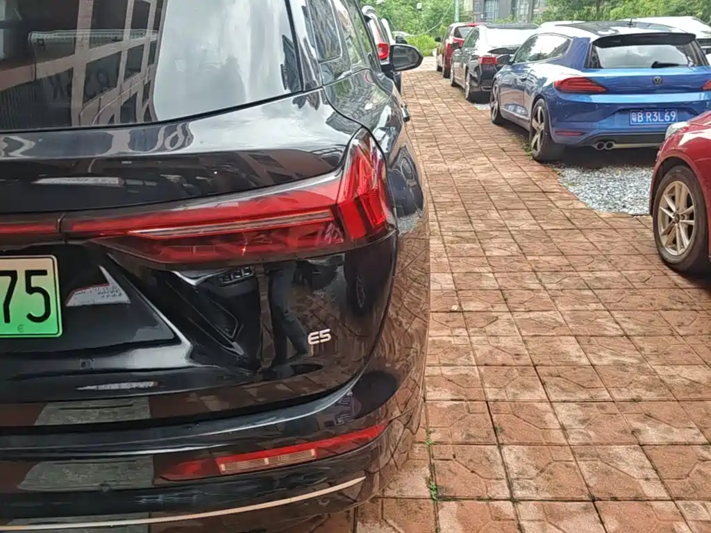 Landian E5 2024 2023 1.5L DE-i 100KM Enjoyment 7-seater