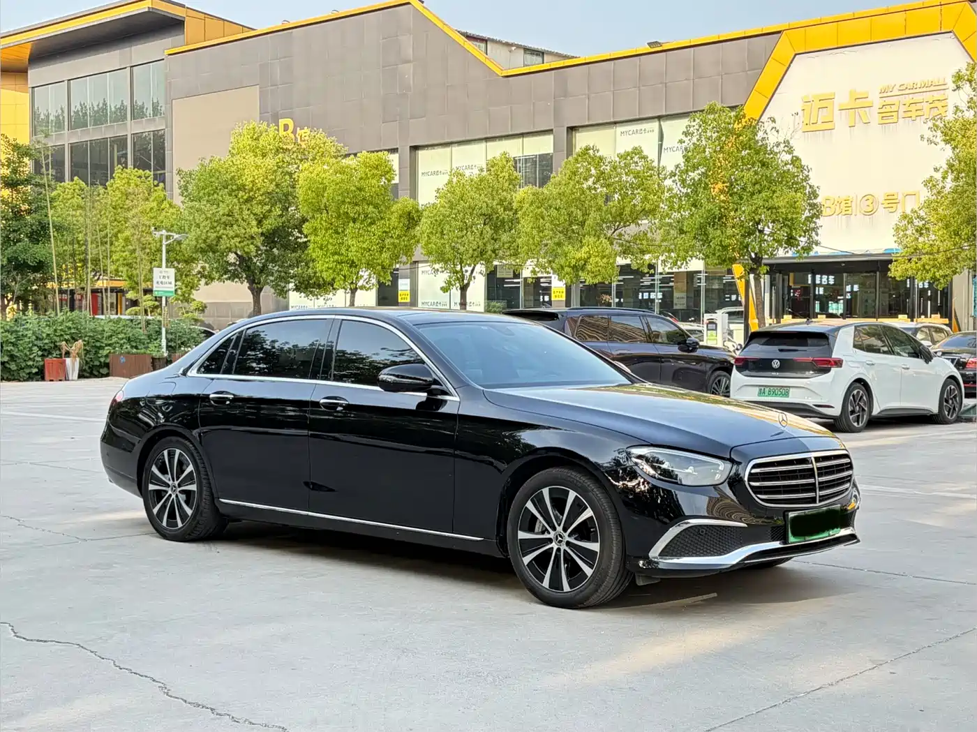 Mercedes-Benz E-Class New Energy 2022 E 350 e L Plug-in Hybrid Sedan фото 3