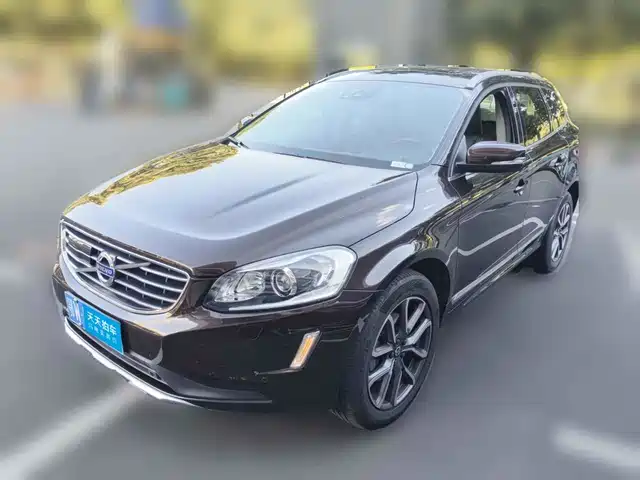 Volvo XC60 2017 T5 AWD Smart Vision Upgrade Edition — фото 1
