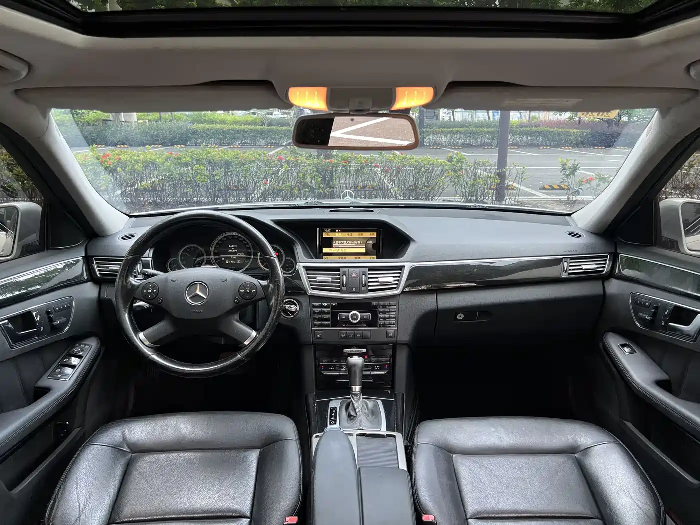 Фото 8 - Mercedes-Benz E-Class