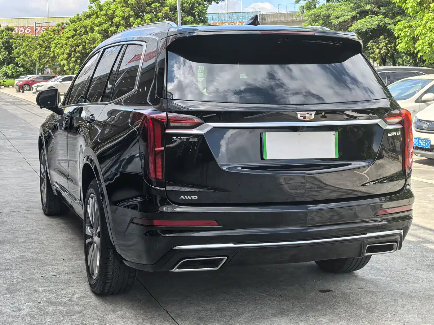 Фото 10 - Cadillac XT6