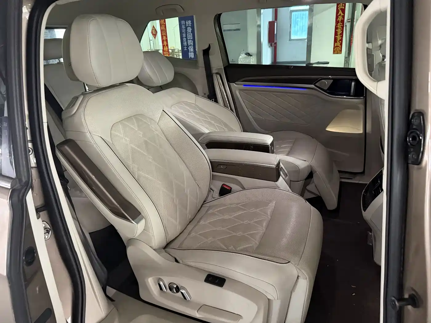 Volkswagen Viloran 2020 2020 380TSI Premium