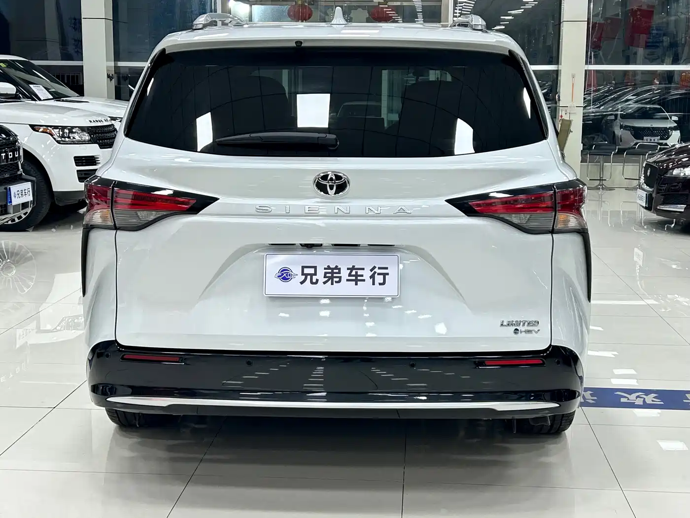 Toyota Sienna 2024 2.5L Hybrid Ultimate Premium Edition фото 14
