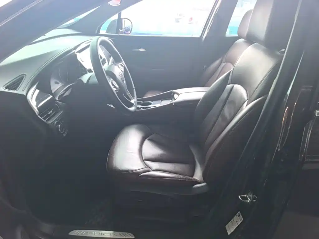 Photo 15 - Buick Envision Plus
