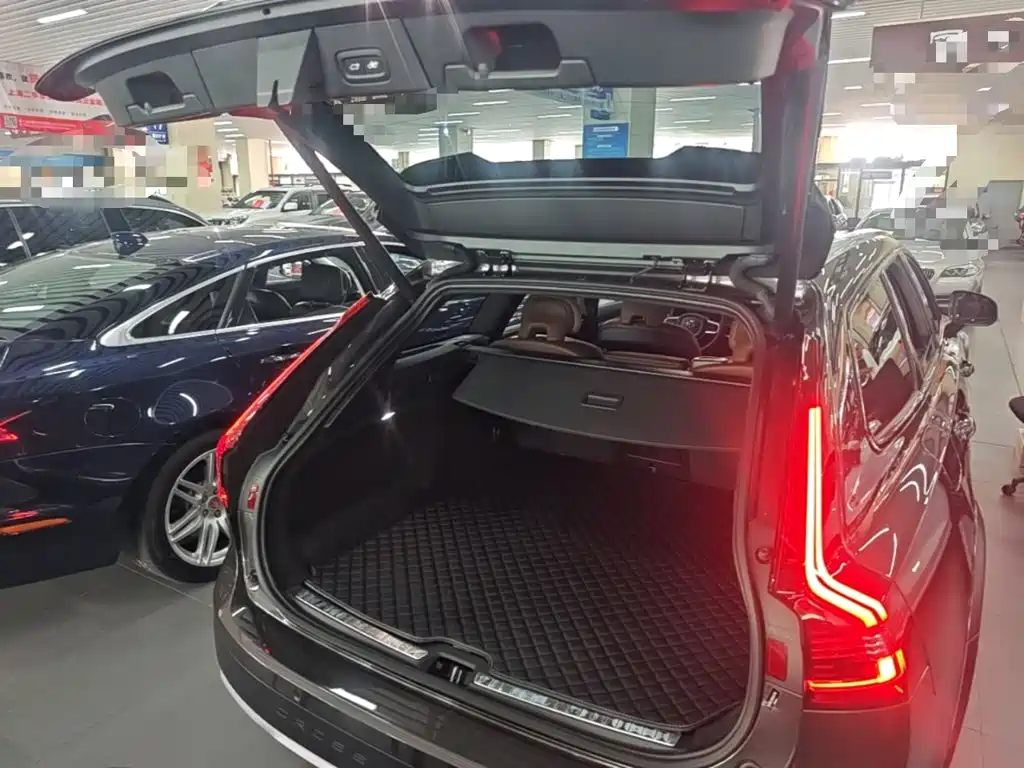 Volvo V90 2022 2022 Cross Country B5 AWD Momentum