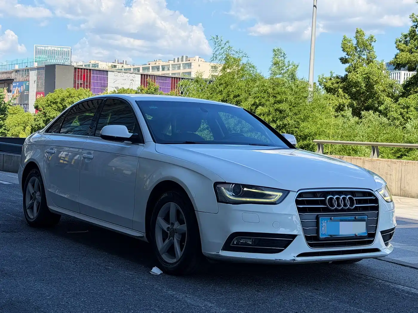 Фото 5 - Audi A4L