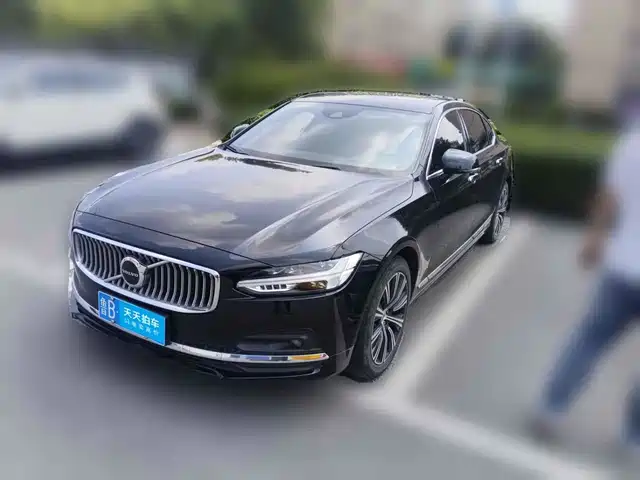 Volvo S90 2021 Model B5 Momentum Luxury Edition — фото 1