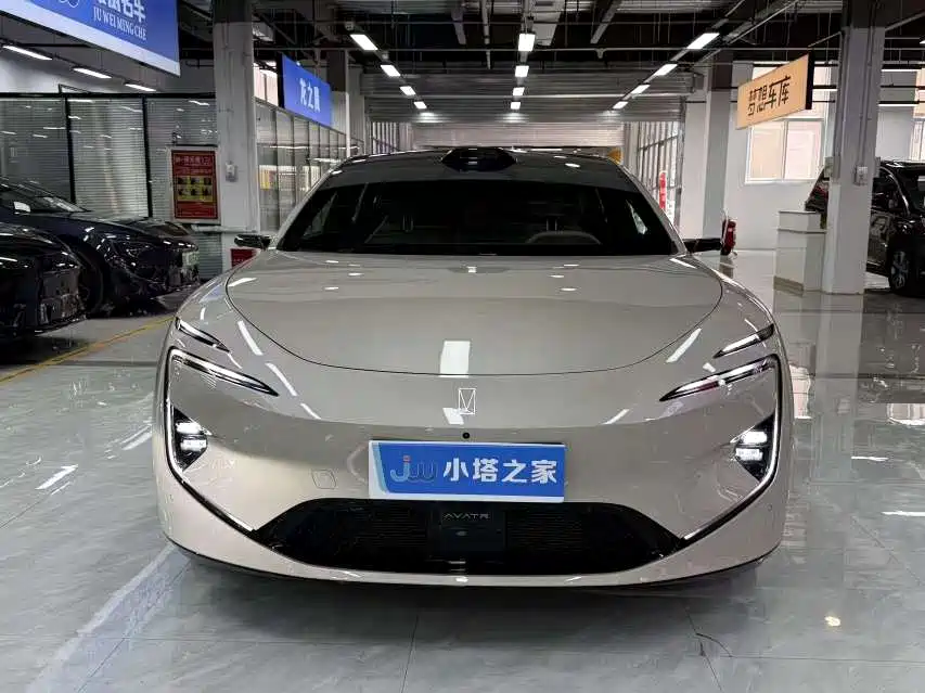 2026 Avatr 12