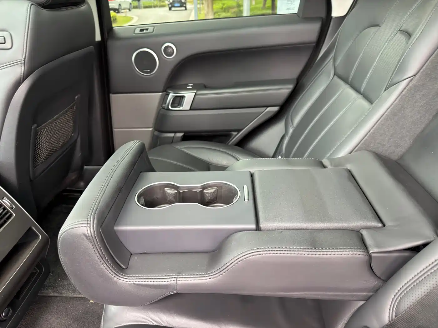 Фото 29 - Land Rover Range Rover Sport