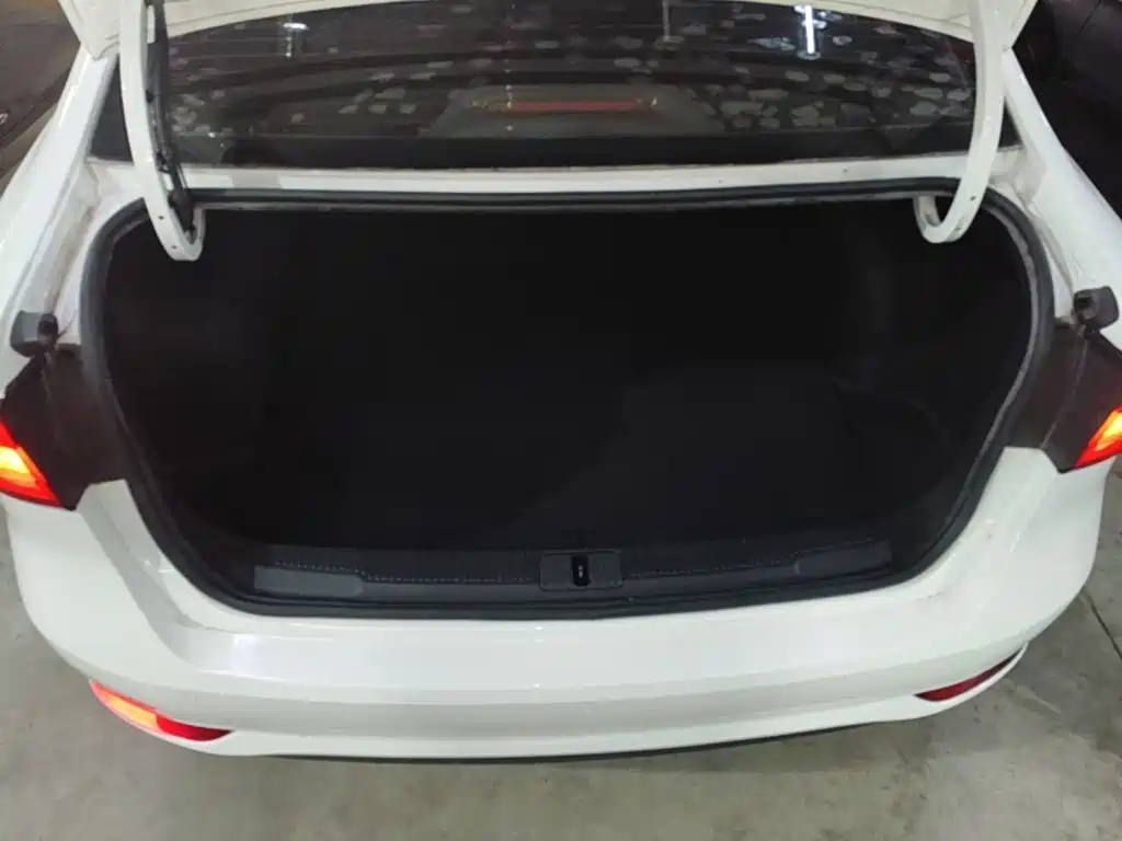 Roewe i5 2019 2020 1.5L Automatic 4G Connected Premium Edition