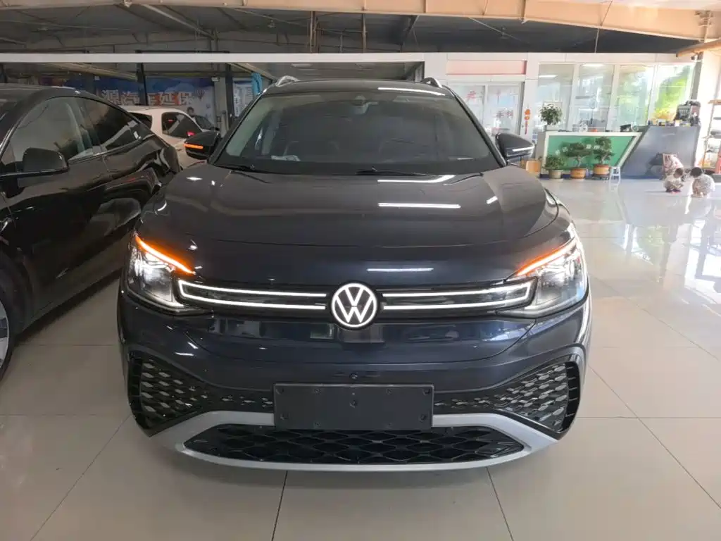 صورة 3 - Volkswagen ID.6 CROZZ
