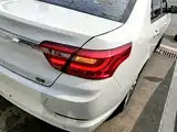 Фото 8 - Geely Vision
