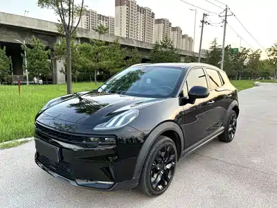 Lynk & Co 06