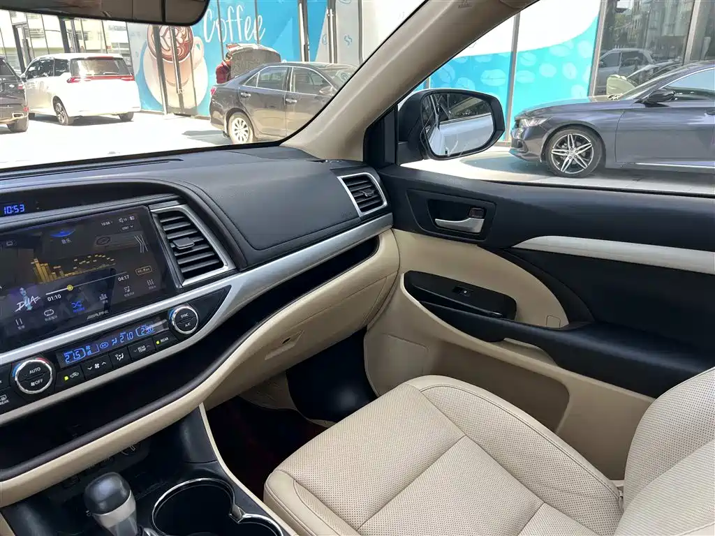 Toyota Highlander 2021 2.0T FWD Luxury 7-Seater фото 30