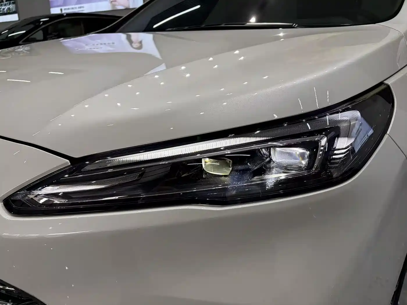 BUICK GL8 NEW ENERGY