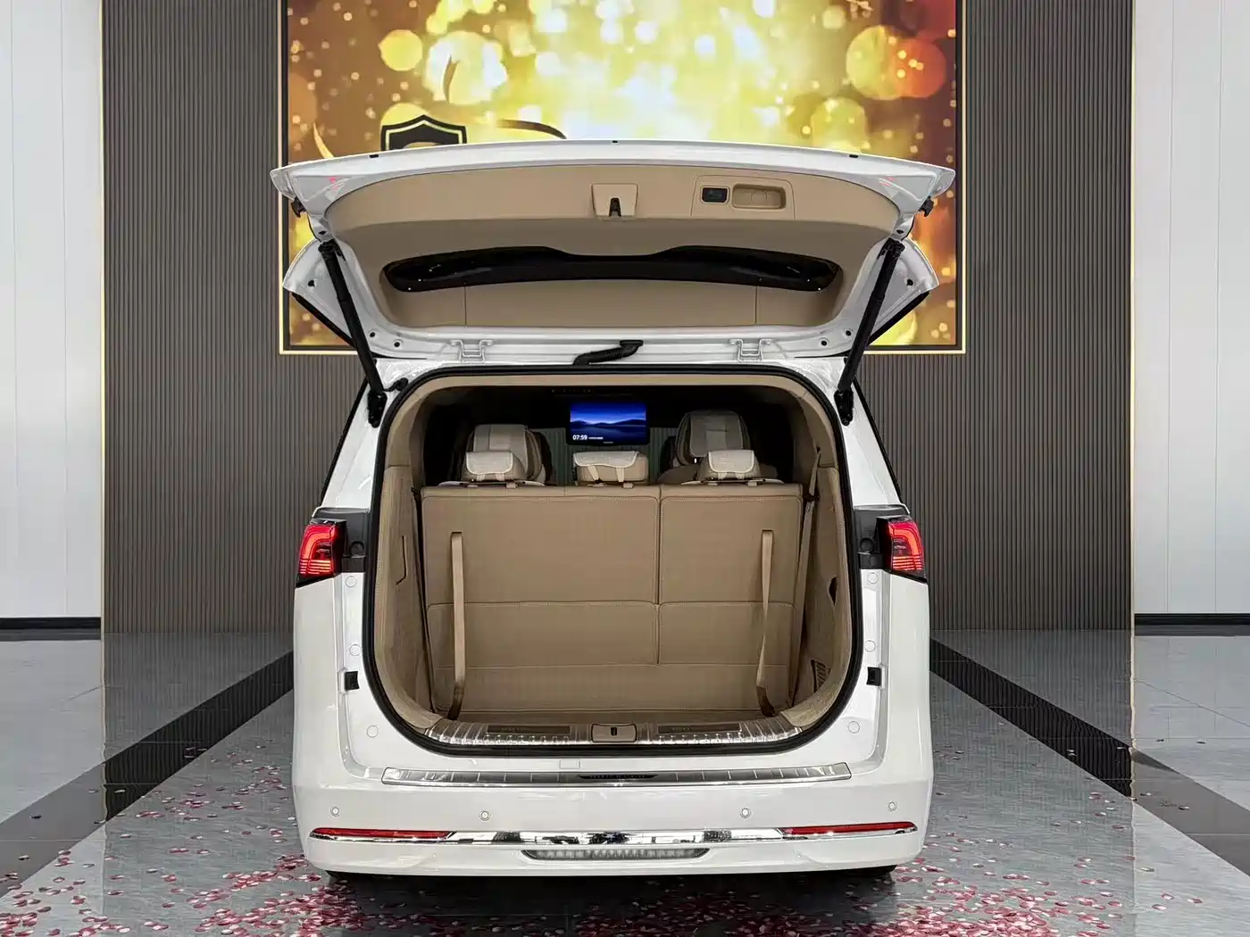 BUICK GL8 NEW ENERGY