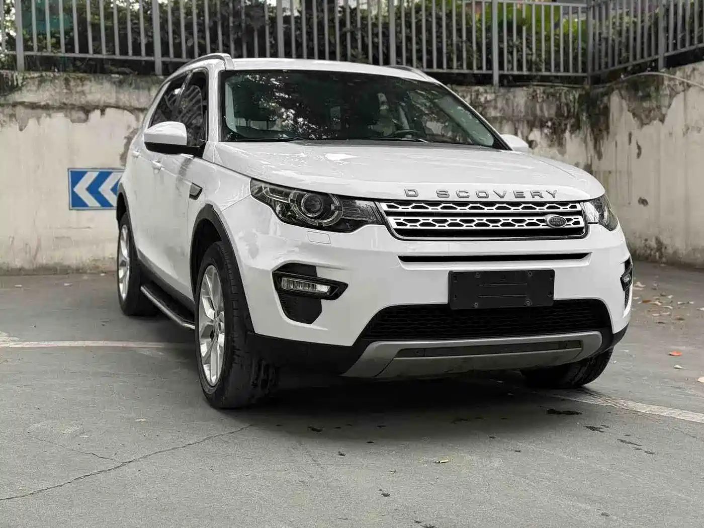 Land Rover Discovery Sport 2018 240PS HSE Edition фото 2