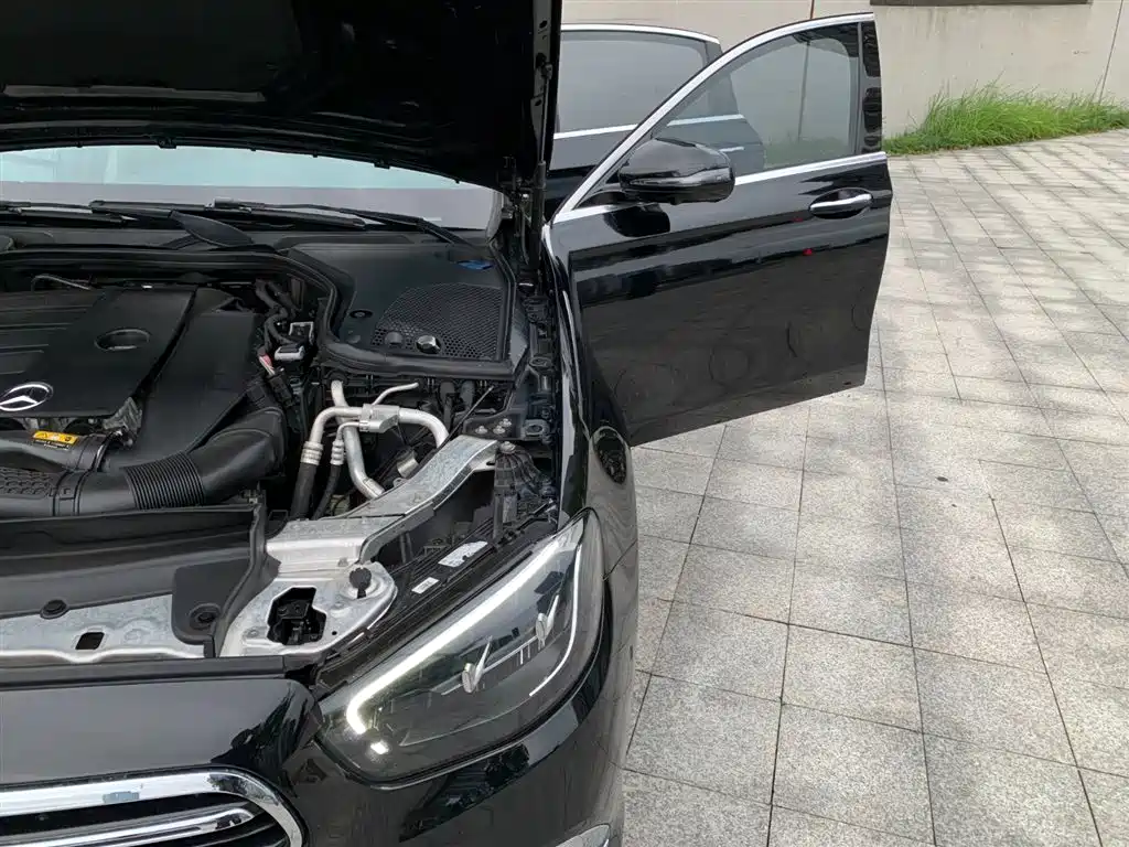 Mercedes-Benz E-Class 2023 E 300 L Fashion фото 18