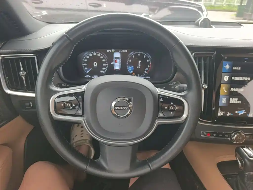 Фото 11 - Volvo V90