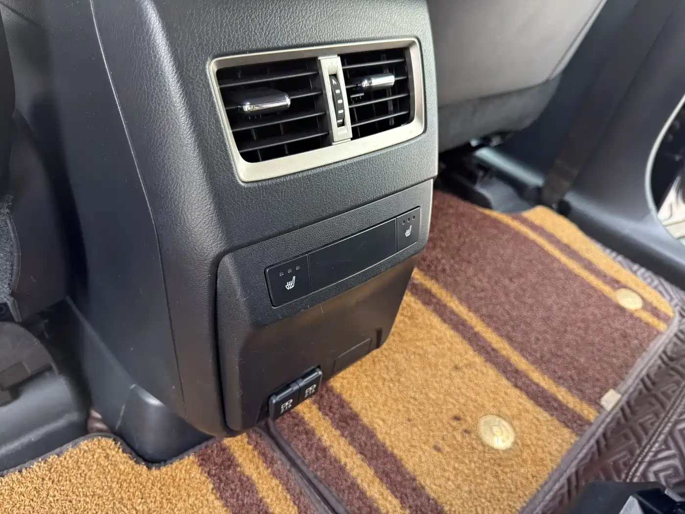 Фото 21 - Lexus RX