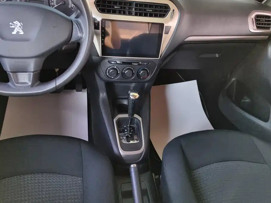 Photo 16 - Peugeot 301