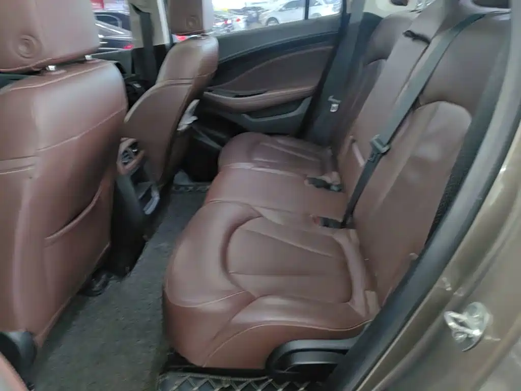 Фото 17 - Buick Envision Plus