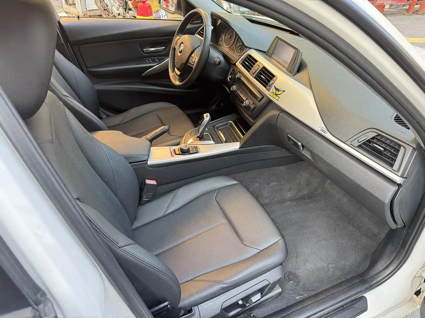 BMW 3 Series 2015 316i Progressive фото 4