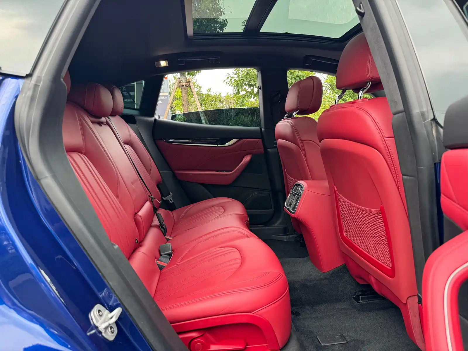 Photo 8 - Maserati Levante