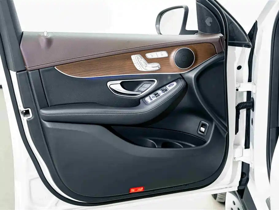 Mercedes-Benz GLC 2022 Facelift GLC 300 L 4MATIC Dynamic Collector's Edition фото 16