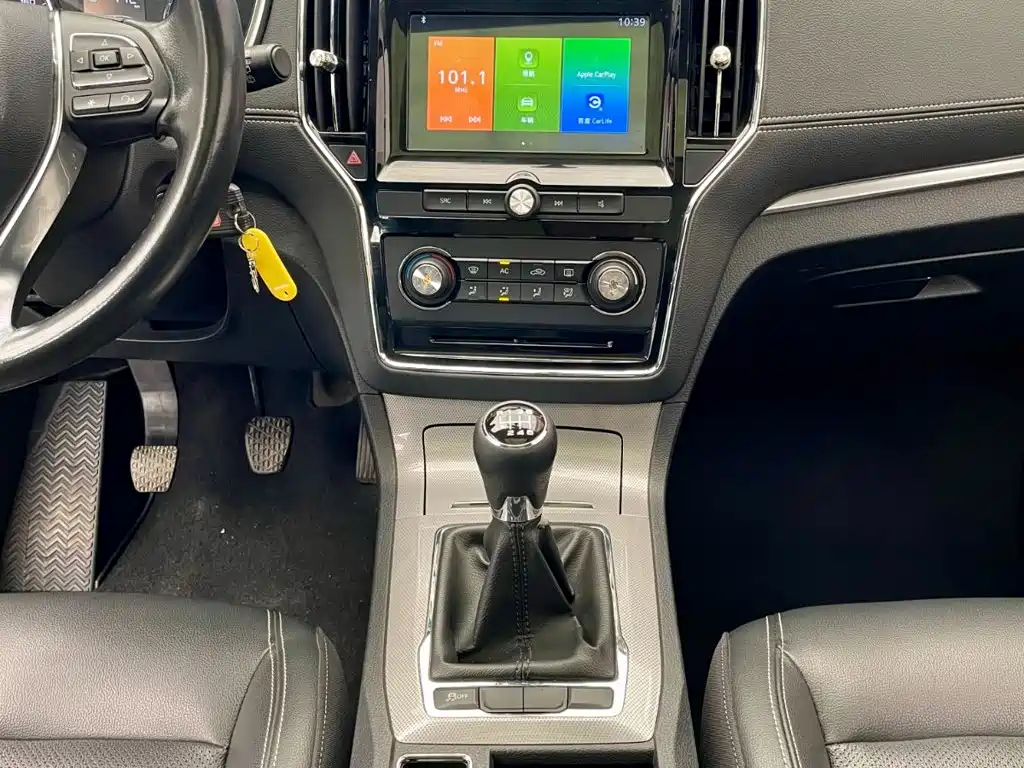 Фото 9 - Roewe RX5