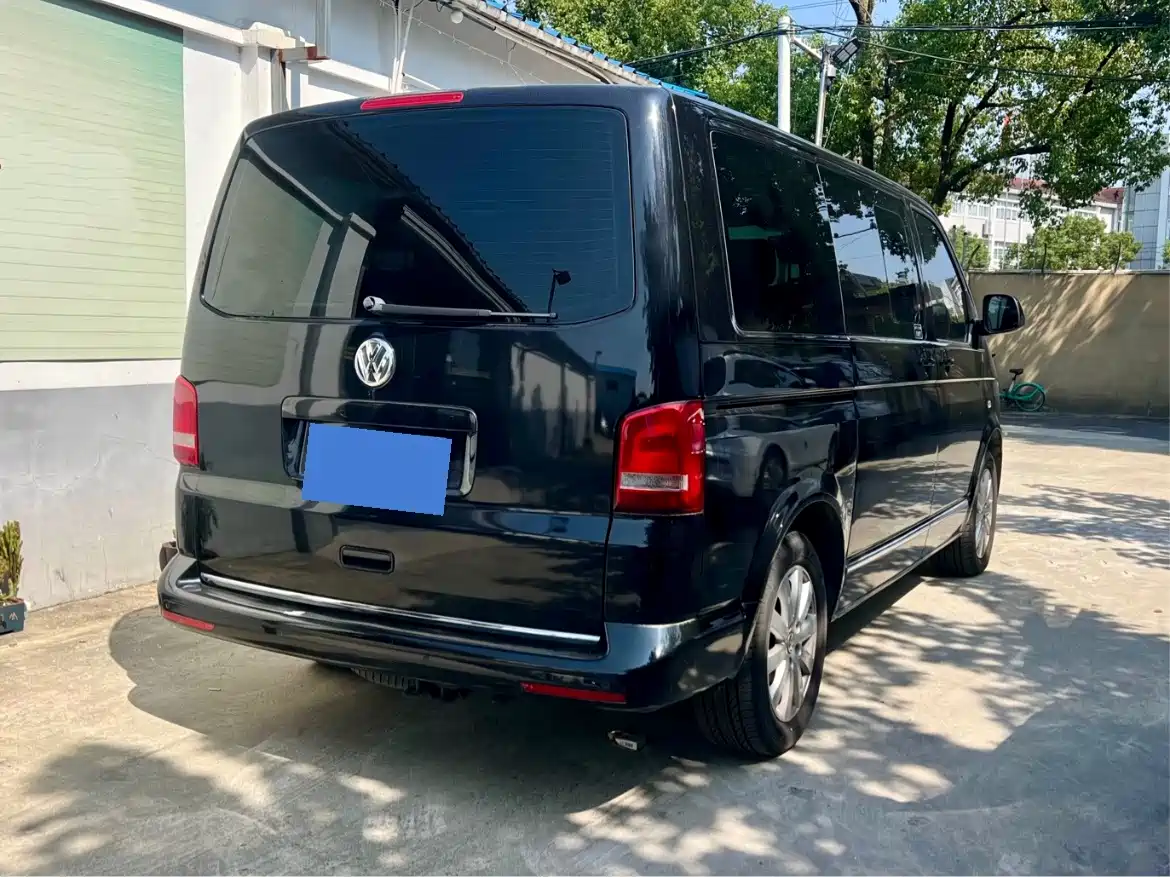 Volkswagen Multivan 2014 2012 2.0TSI 2WD Luxury Edition