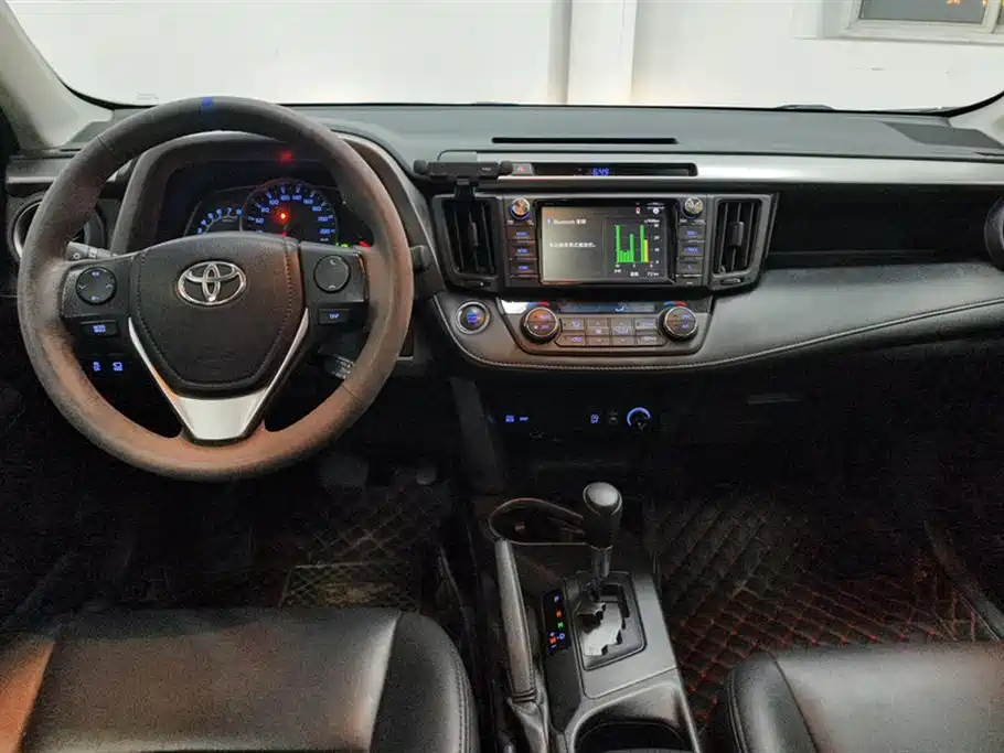 Toyota RAV4 Rongfang 2018 2.0L CVT 2WD Trend X Edition фото 12
