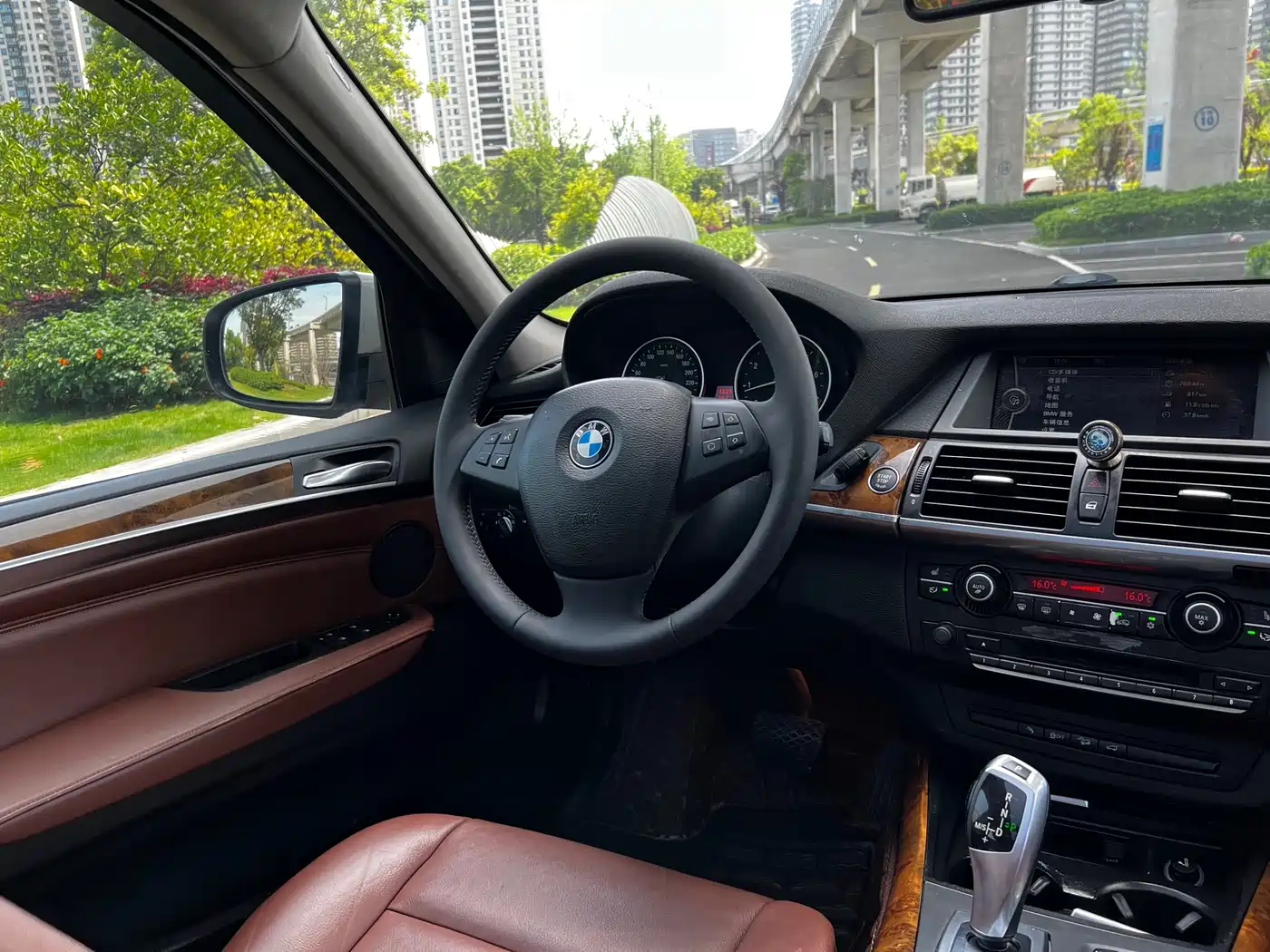 BMW X5 (Import) 2013 xDrive35i Leading фото 10