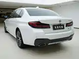 Photo 4 - BMW 5 Series