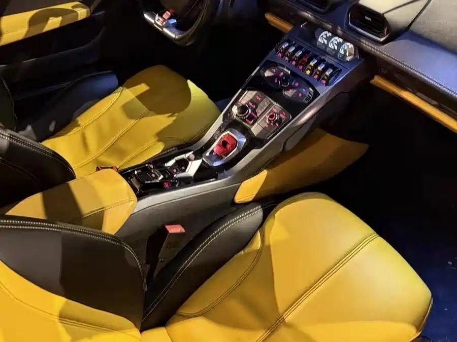 Фото 3 - Lamborghini Huracán