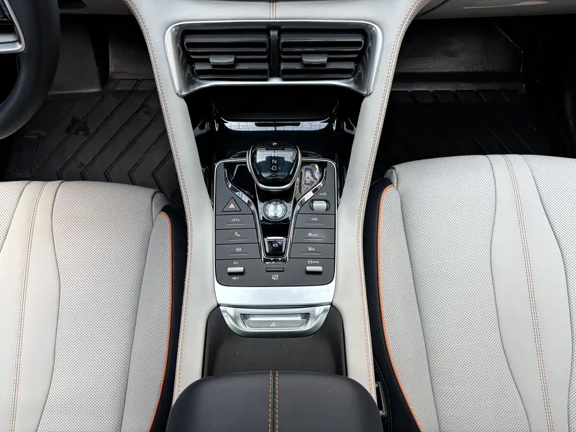 BYD Song PLUS PHEV 2021 DM-i 100KM AWD Flagship PLUS фото 12