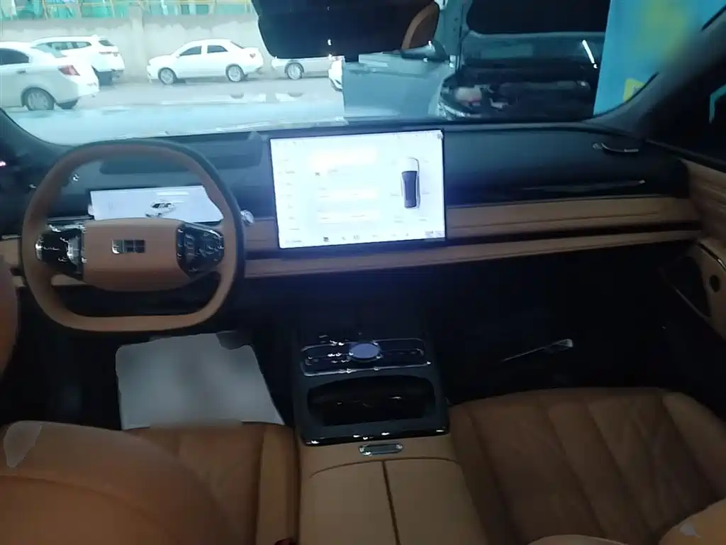 Geely Galaxy Galaxy Xingyao 8 2025 130km EM-P Starship Edition фото 10