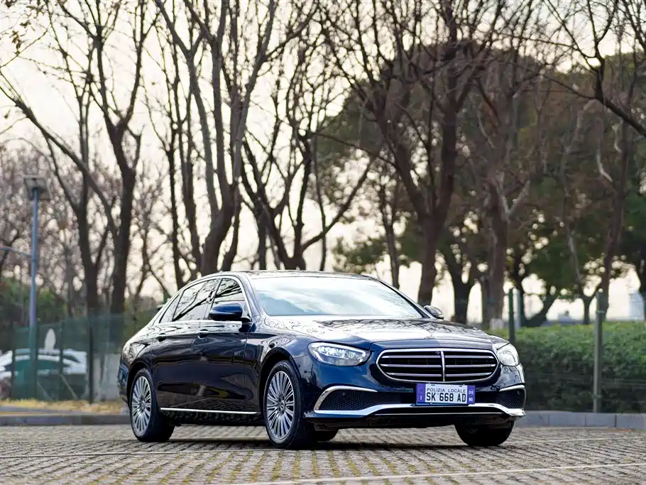 Mercedes-Benz E-Class 2023 E 300 L Fashion фото 3