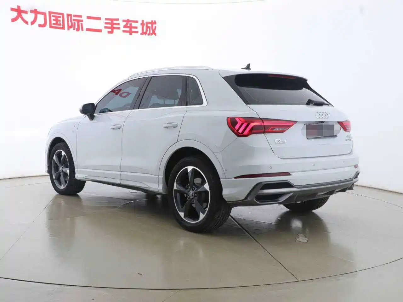 Audi Q3 2023 35 TFSI Fashion Dynamic Model (1.5T) фото 14
