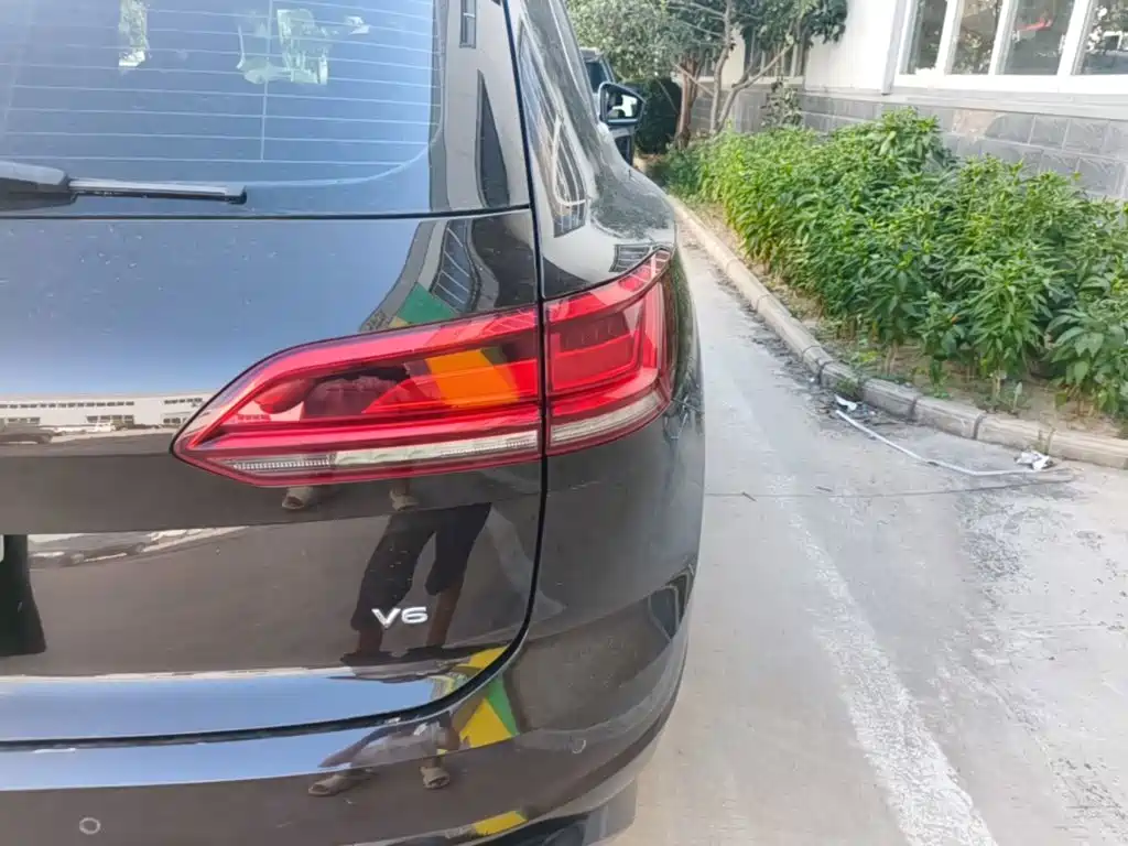 Фото 8 - Volkswagen Touareg