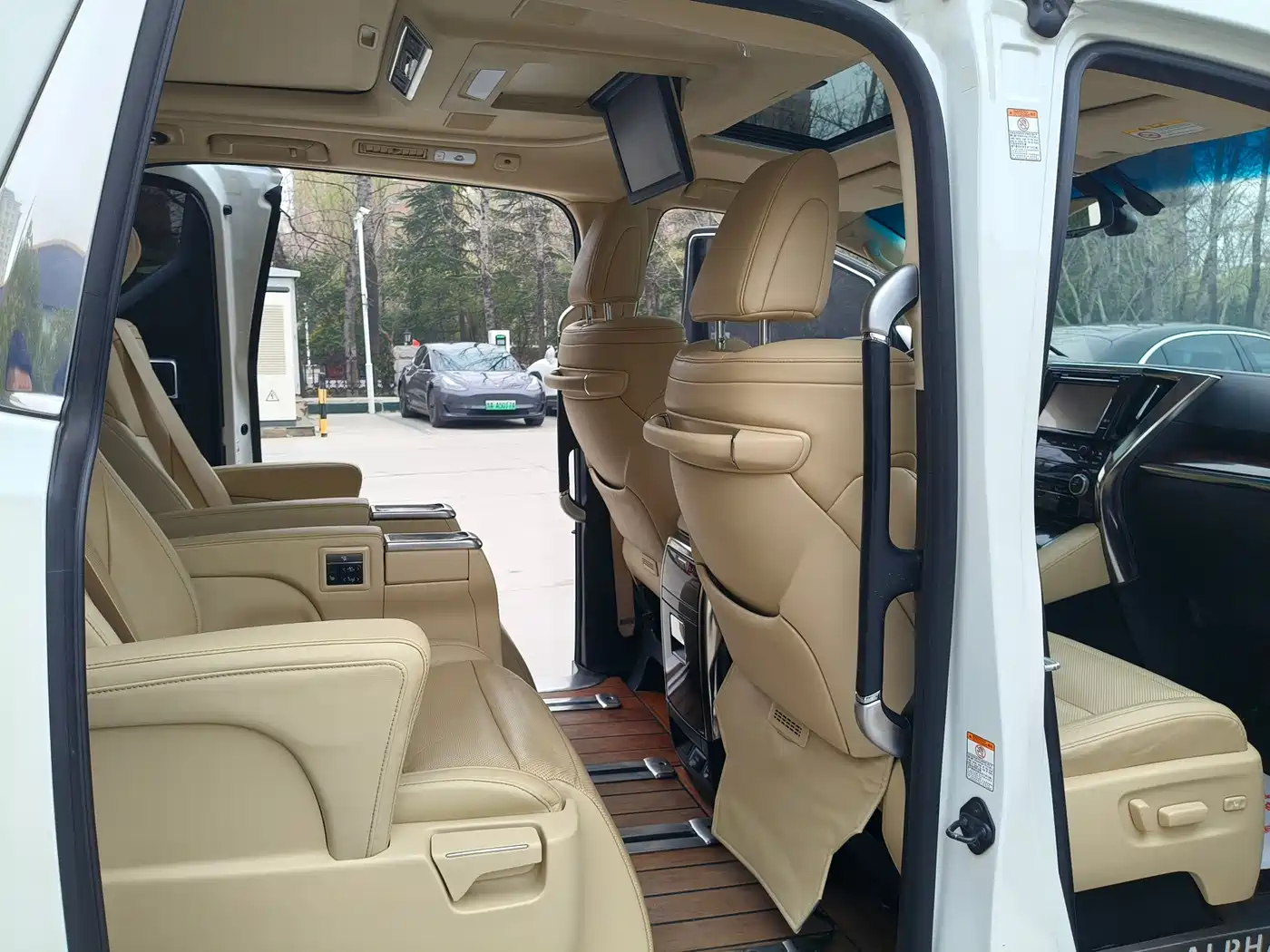 Toyota Alphard 2018 Facelift 3.5L Luxury Edition фото 7