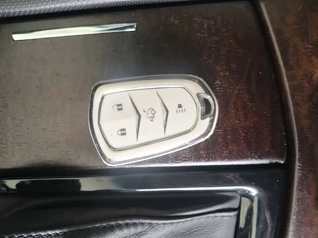 CADILLAC XTS