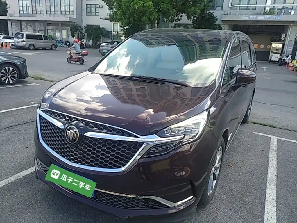 Фото 2 - Buick GL8