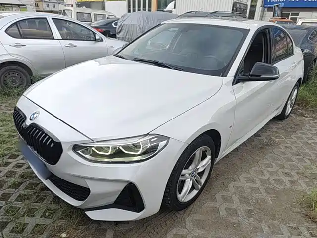 BMW 1 Рестайлинг, 120i, M Спорт, чёрный пакет