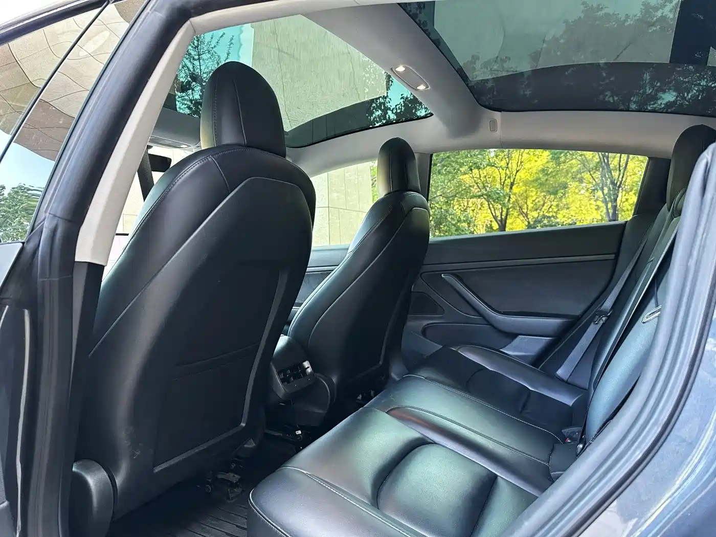 Фото 11 - Tesla Model 3