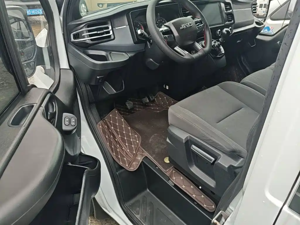 Jiangling JMC Fushun 2024 2023 2.0T Manual Medium Wheelbase Medium Roof Commercial Multi-Purpose Vehicle 7-Seater