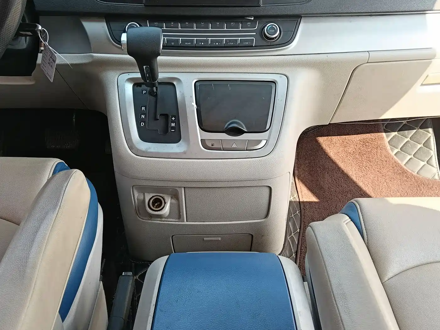 SAIC Maxus Maxus G10 2014 2.0T Automatic Luxury Executive Edition фото 13