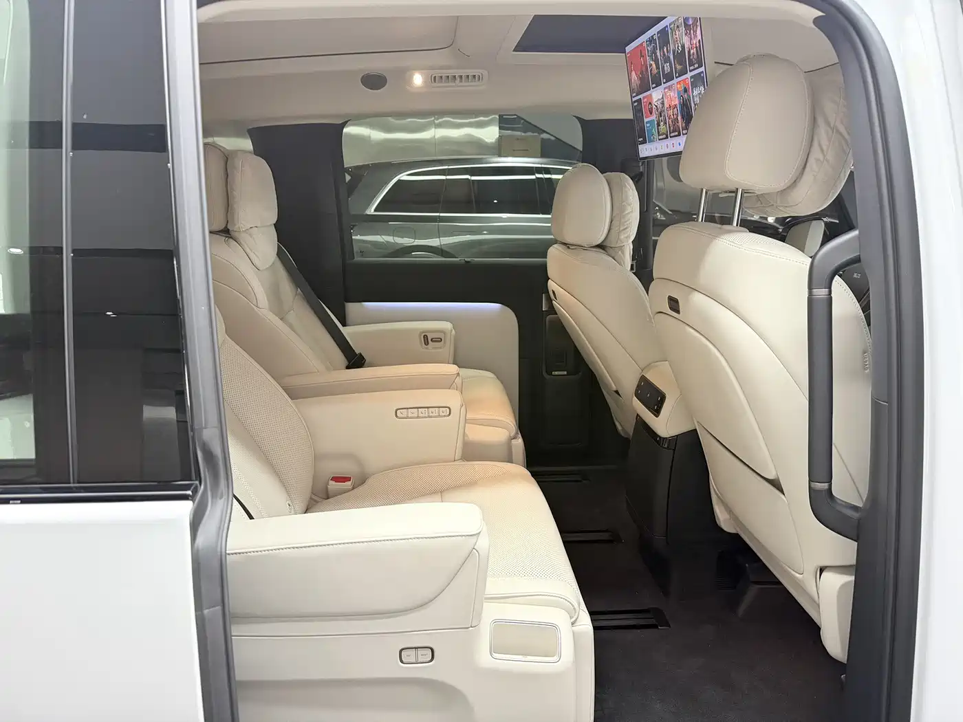 Li Auto MEGA 2025 2025 Model Home Family Special Edition