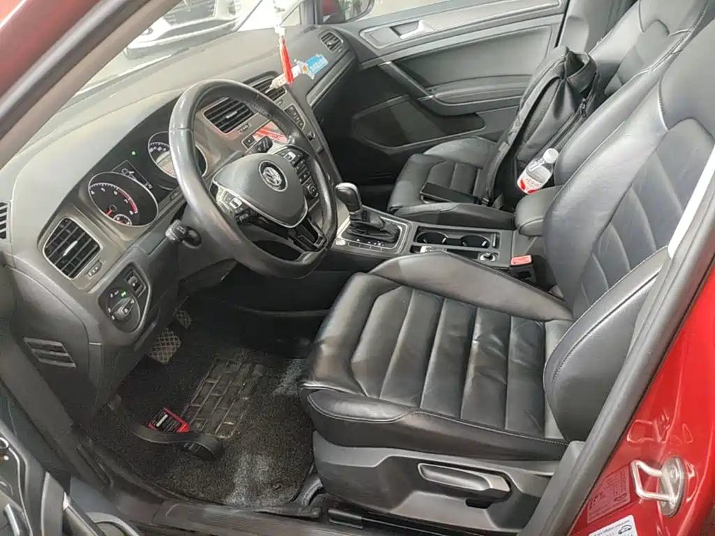 Photo 15 - Volkswagen Golf